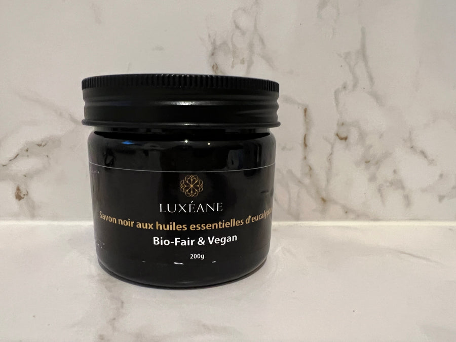 Savon Noir à l’Eucalyptus Bio - Soin Purifiant pour une Peau Éclatante